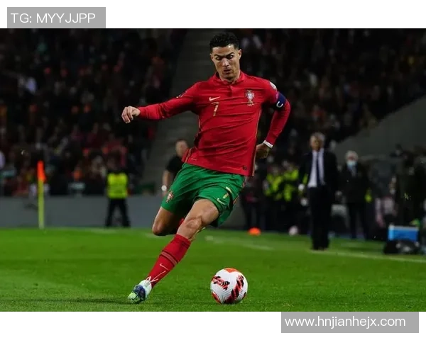 C罗与中国足球巨星实力对比：技术风格与影响力全方位分析